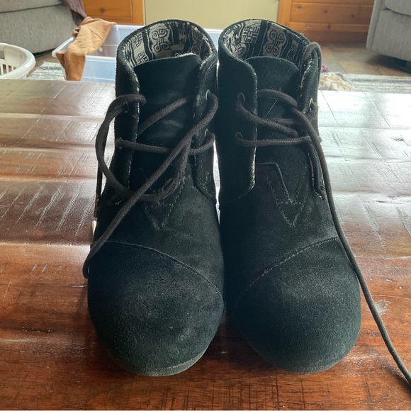 Toms Desert Wedge suede lace up bootie size 8.5 - Picture 2 of 6